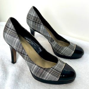 Tahari Classic Laurie Wingtip Pumps Black Patent Leather